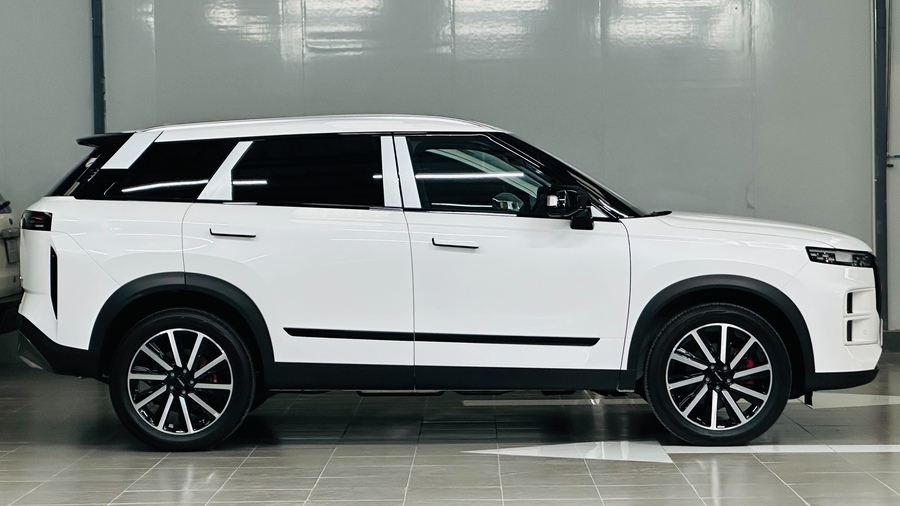 Thiết kế SUV mạnh mẽ, hiện đại, bề thế và đầy cá tính.
